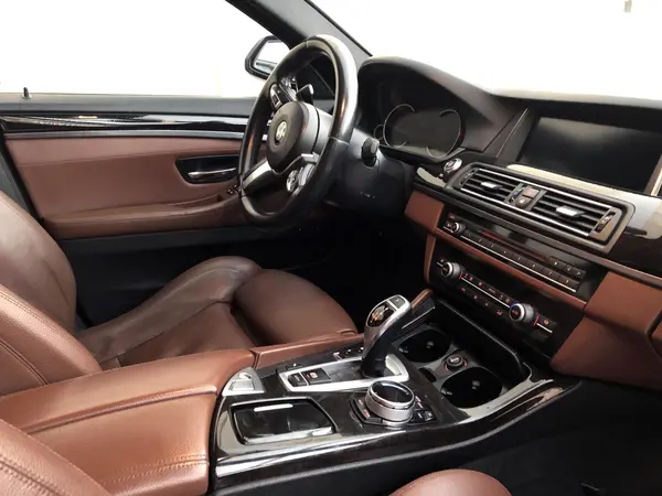 ب ام و، سری 5 سدان