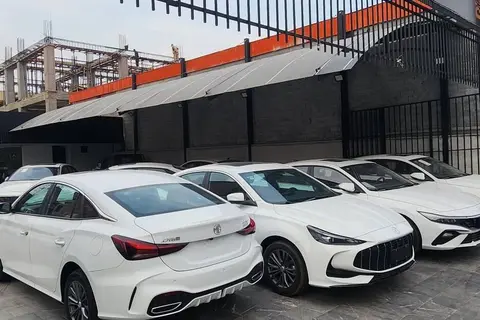 هیوندای، النترا