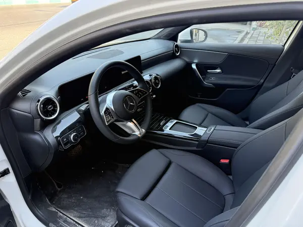 بنز، کلاس A سدان