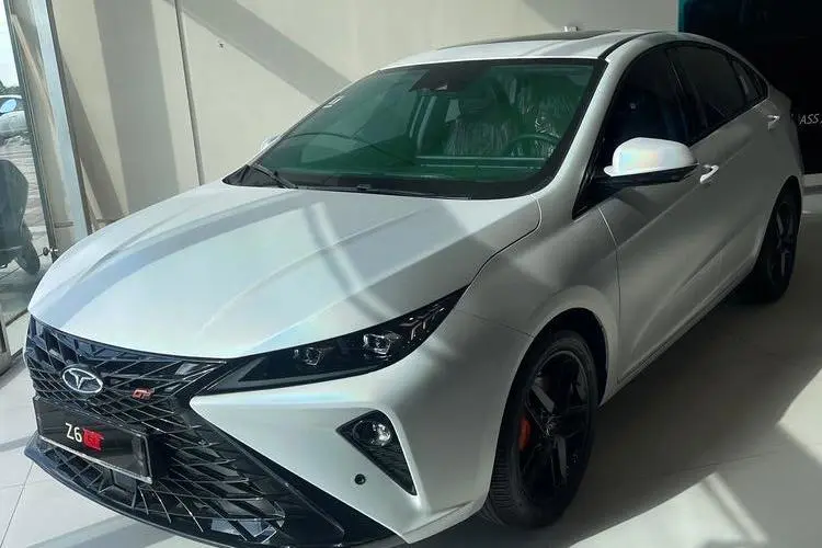فونیکس،  آریزو 6 جی تی (Z6 GT)