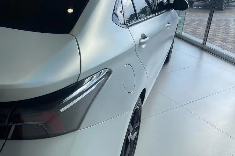 فونیکس،  آریزو 6 جی تی (Z6 GT)