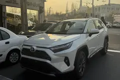 تویوتا، راوفور هیبرید