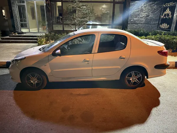 پژو، 207 صندوقدار