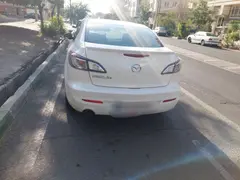 مزدا، 3 نیو صندوق دار