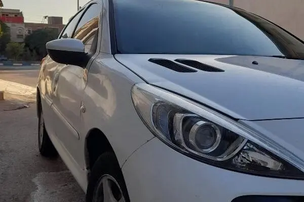 پژو،  207
