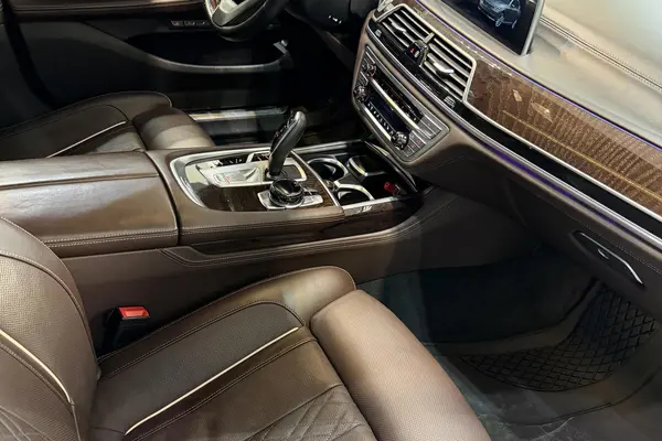 ب ام و، سری 7