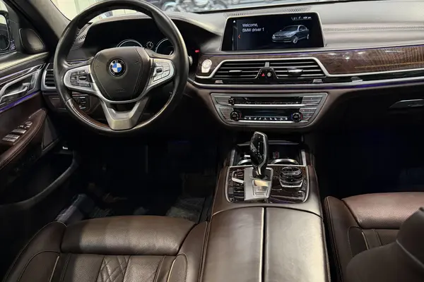 ب ام و، سری 7