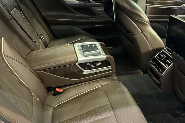 ب ام و، سری 7