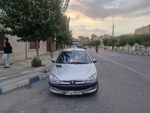 پژو، 206