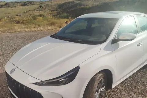 ام جی، 5