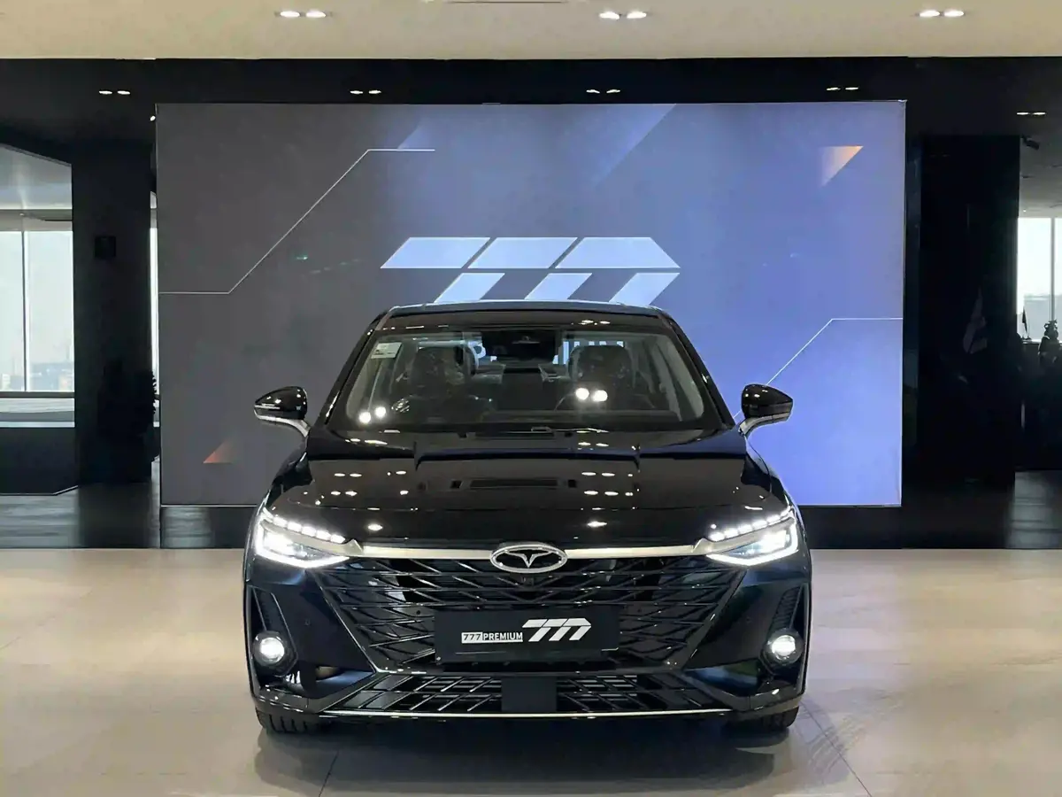 فونیکس،  آریزو 8 (Z8)