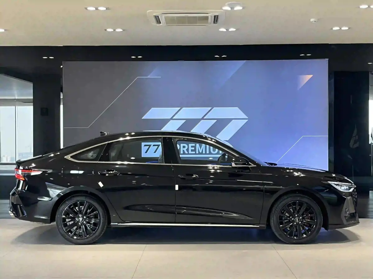 فونیکس،  آریزو 8 (Z8)
