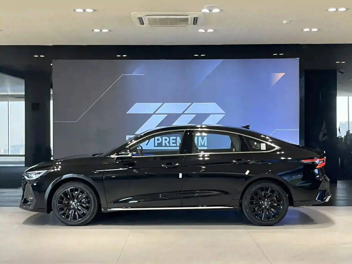فونیکس،  آریزو 8 (Z8)