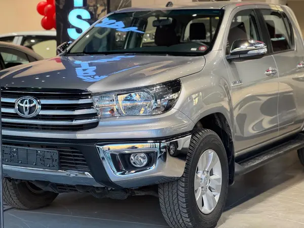 تویوتا، هایلوکس دو کابین