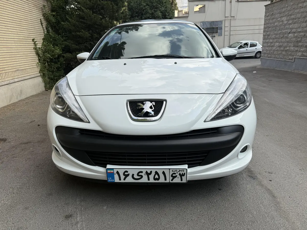 پژو،  207