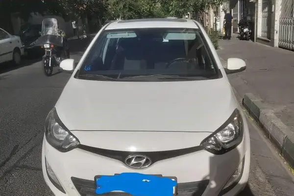 هیوندای  i20
