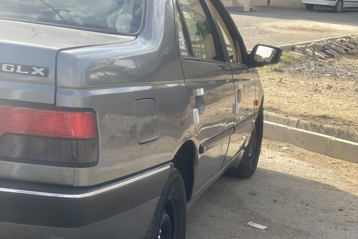 پژو،  405