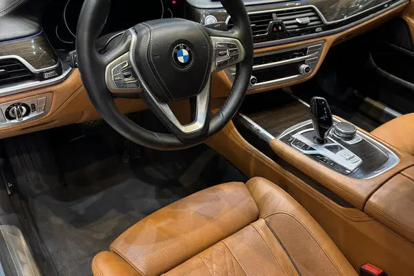 ب ام و، سری 7