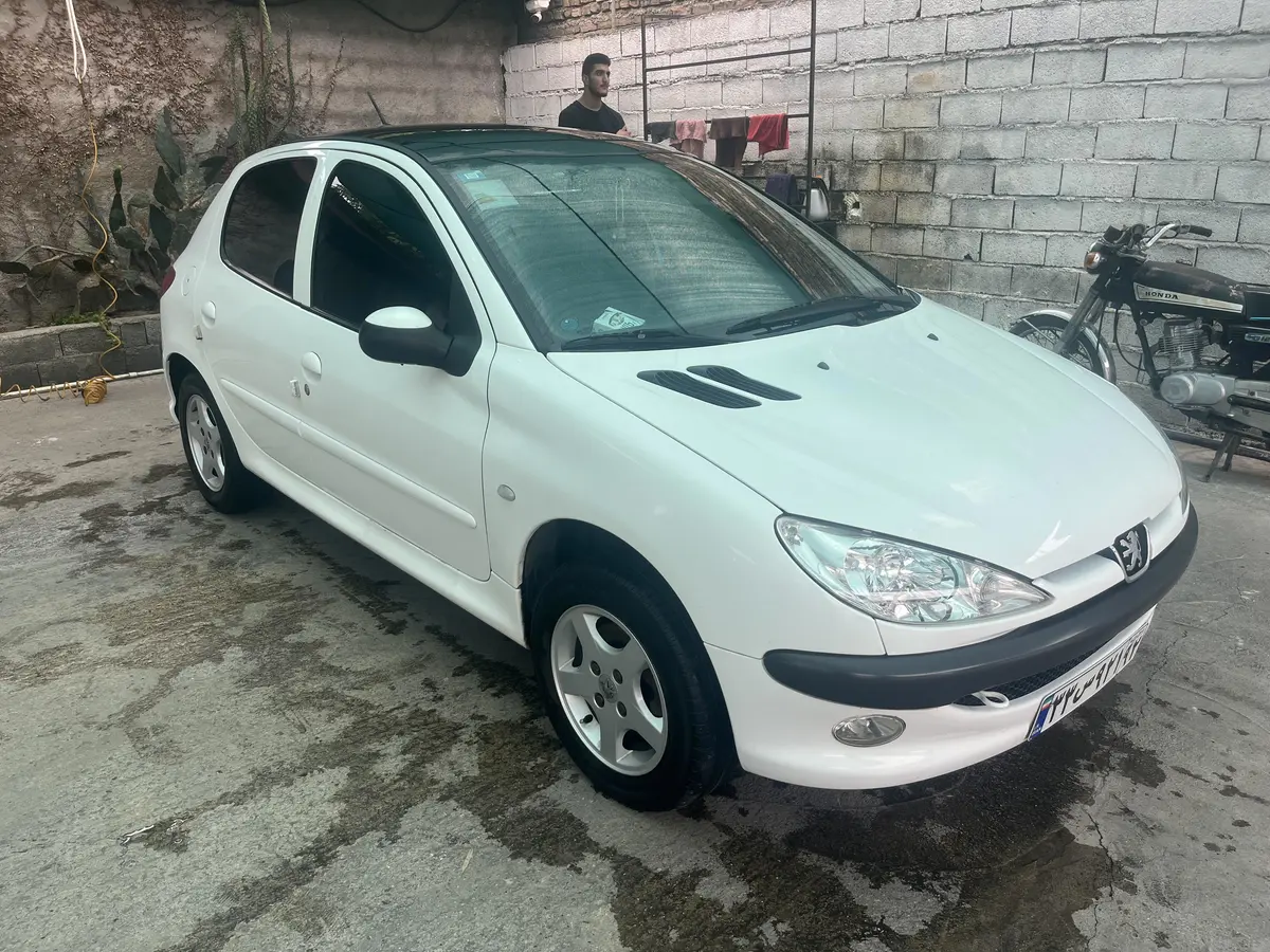 پژو،  206