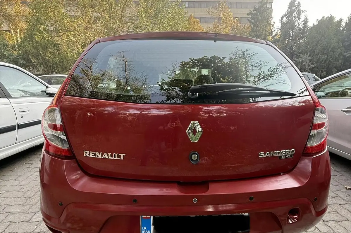 رنو،  ساندرو