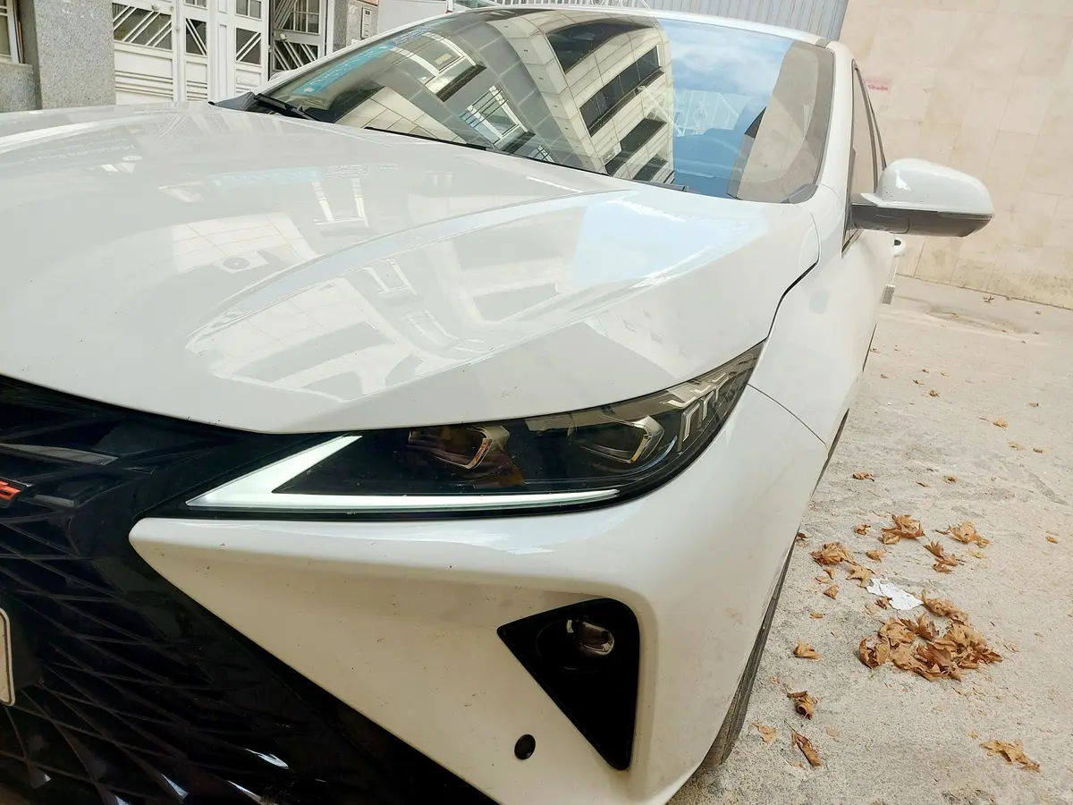 فونیکس،  آریزو 6 جی تی (Z6 GT)