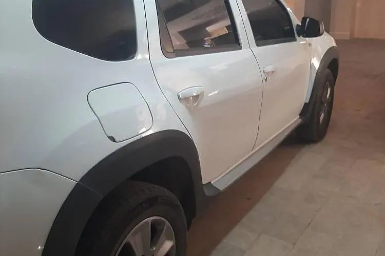 رنو،  داستر