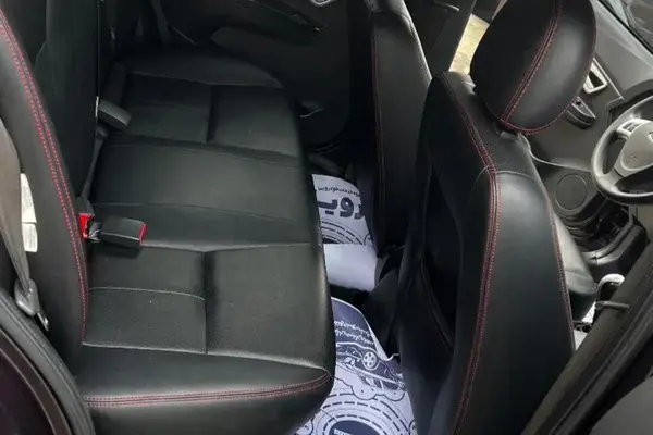 ام وی ام، 315هاچ بک