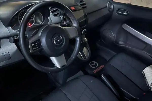 مزدا، 2 هاچ بک