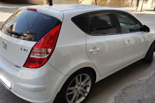 هیوندای  i30