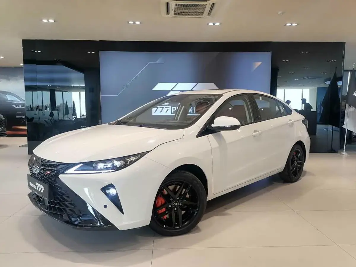 فونیکس،  آریزو 6 جی تی (Z6 GT)