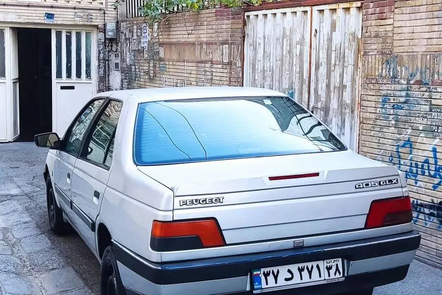 پژو،  405