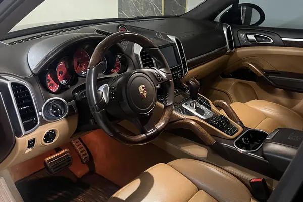 پورشه، کاین