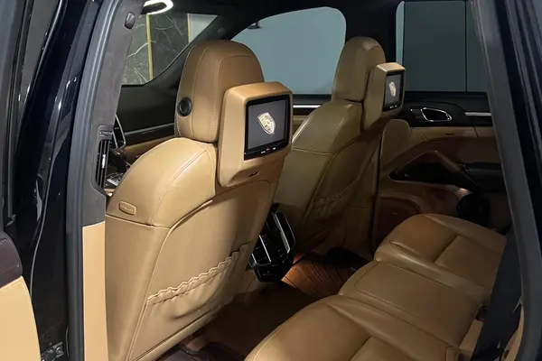 پورشه، کاین