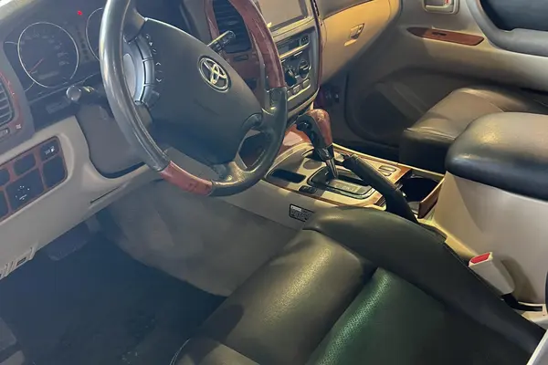 تویوتا، لندکروز چهار در