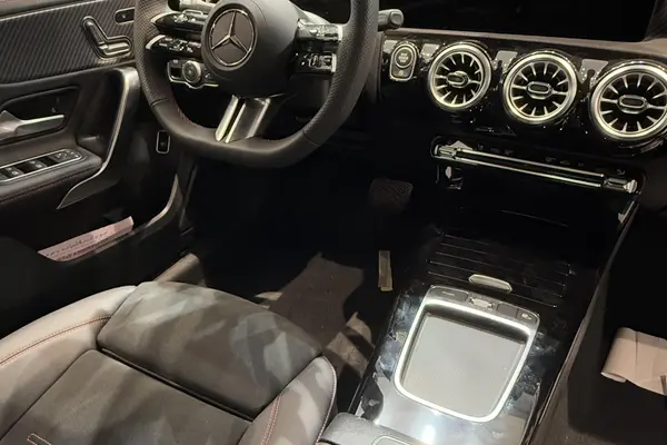 بنز، کلاس A سدان