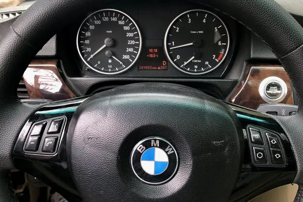 ب ام و، سری 3 سدان