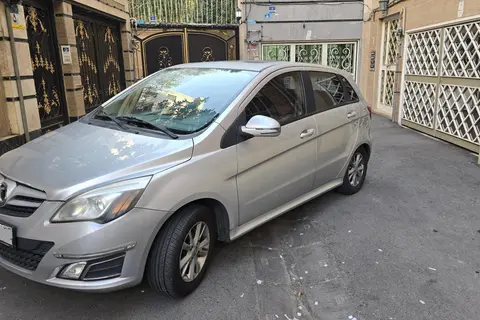 بایک، سابرینا هاچ بک