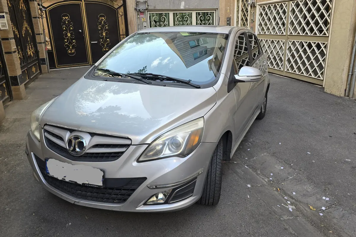 بایک،  سابرینا هاچ بک
