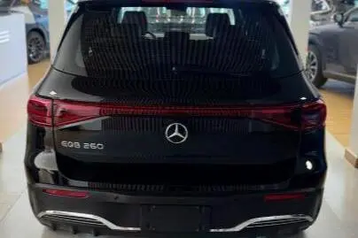 پیش فروش بنز، کلاس EQB