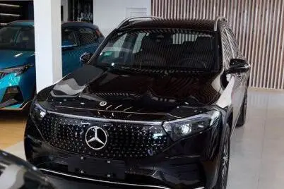 پیش فروش بنز، کلاس EQB