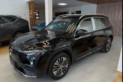 پیش فروش بنز، کلاس EQB