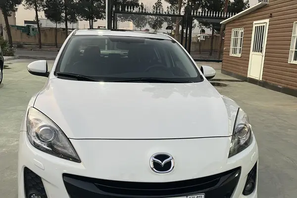 مزدا، 3 نیو صندوق دار