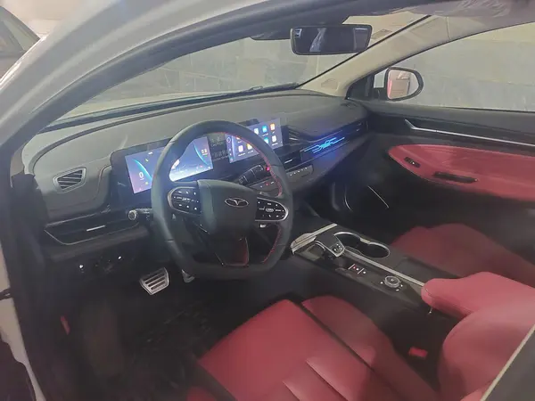 فونیکس، آریزو 6 جی تی (Z6 GT)