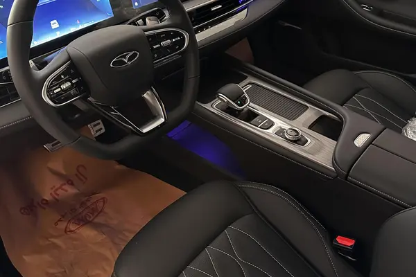 فونیکس، آریزو 8 (Z8)