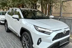 تویوتا، راوفور هیبرید