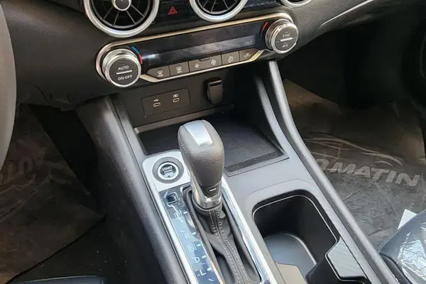 نیسان، سیلفی