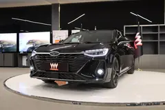 فونیکس، آریزو 8 (Z8)