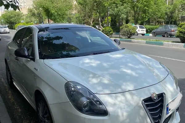 آلفارومئو  جولیتا