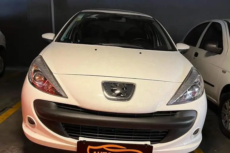 پژو،  207