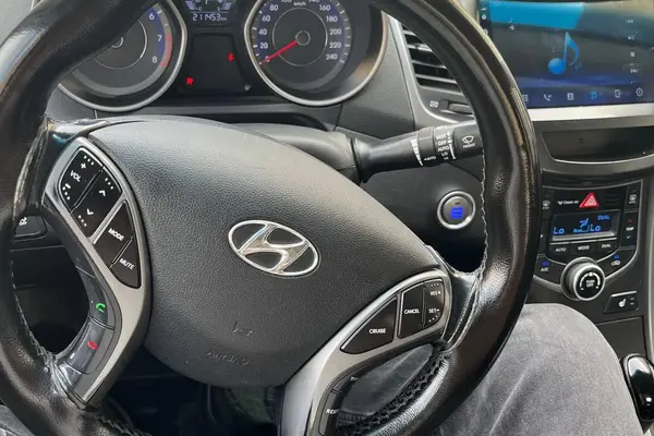 هیوندای  النترا